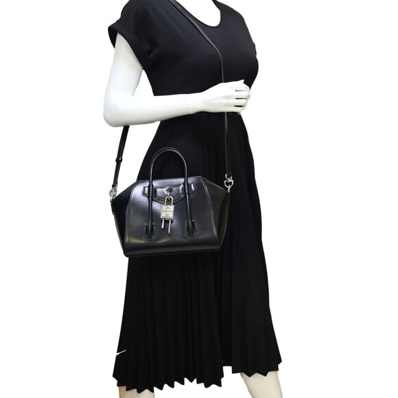 Givenchy  Antigona Mini Lock Leather Shoulder Bag Black - Picture 2 of 12